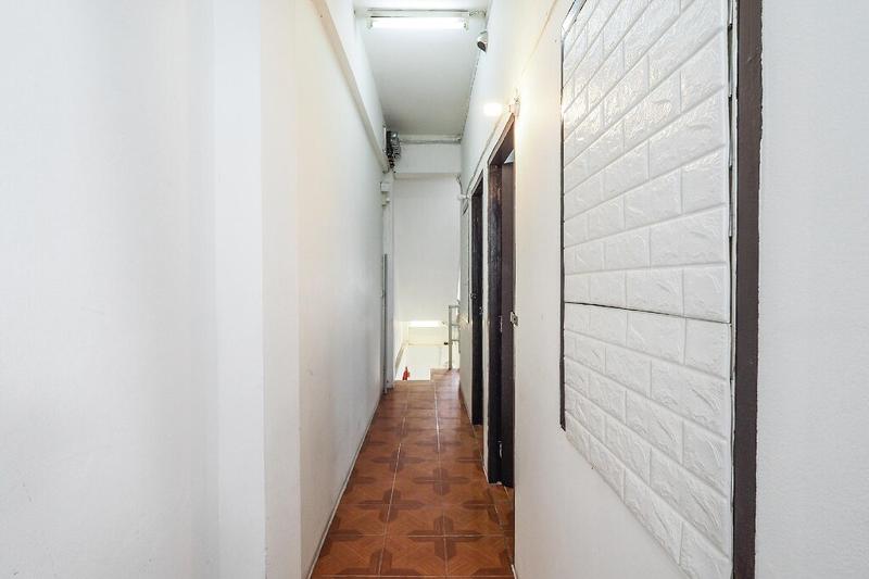Happyland Guesthouse by ZUZU - Genel