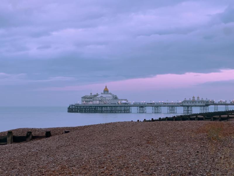 Marine Parade Hotel, Eastbourne Pier - Plaj