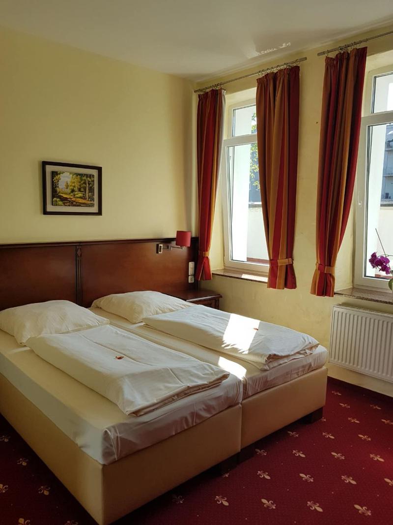 Hotel Medaillon - Oda