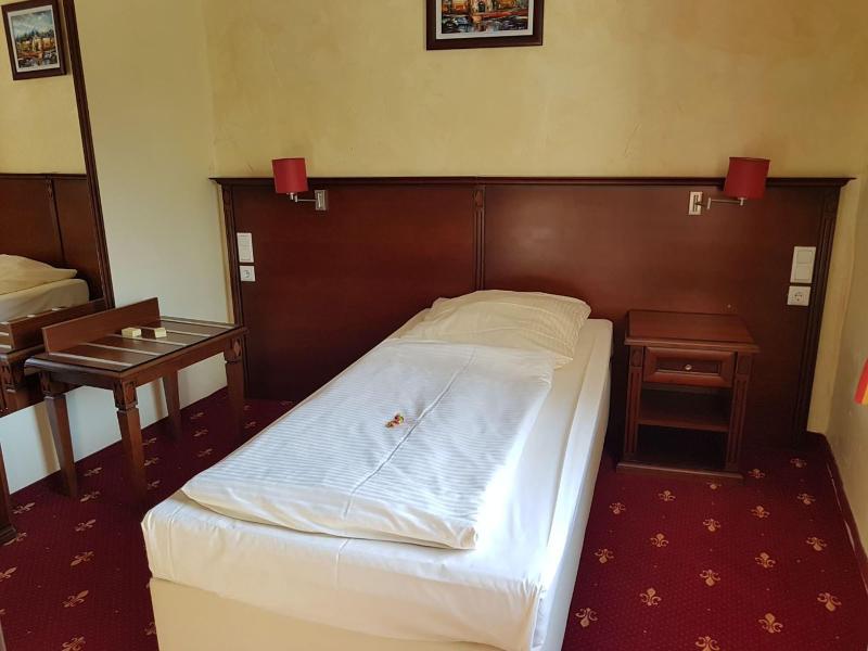 Hotel Medaillon - Oda