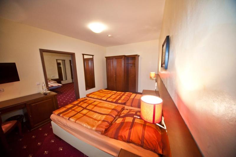 Hotel Medaillon - Oda