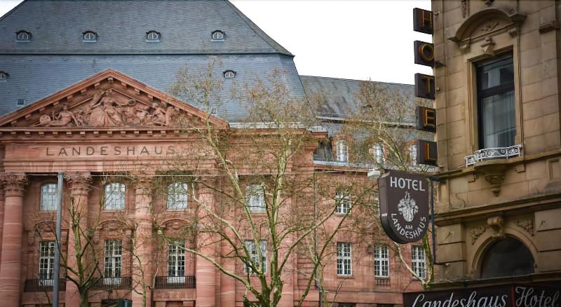 Hotel Am Landeshaus - Genel