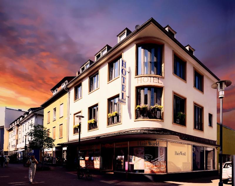 Hotel H.E.Y.M.A.N.N. - Genel