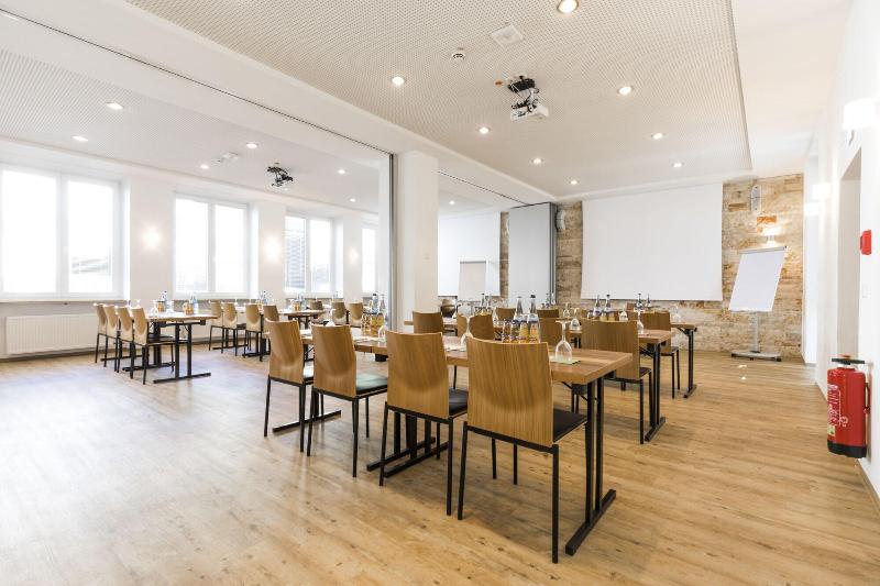 RiKu HOTEL Neu-Ulm - Toplantı