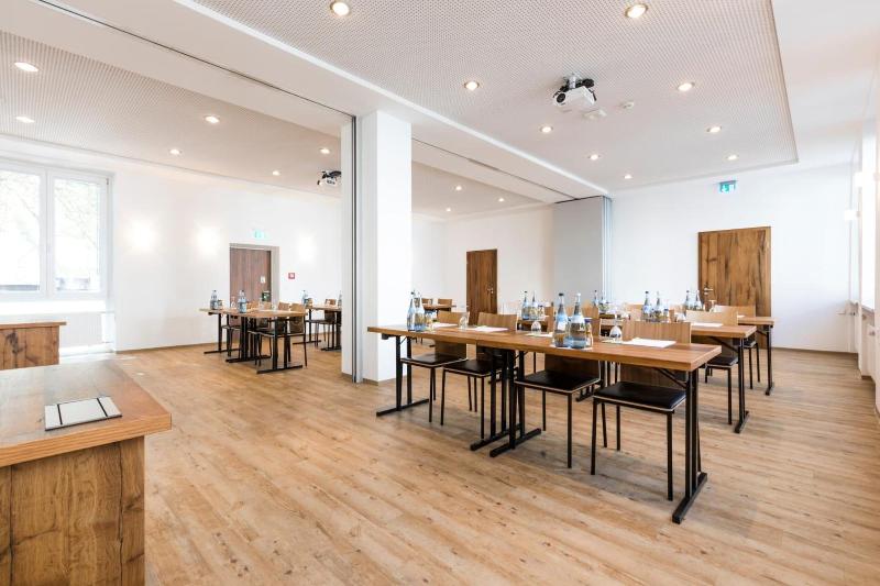 RiKu HOTEL Neu-Ulm - Toplantı