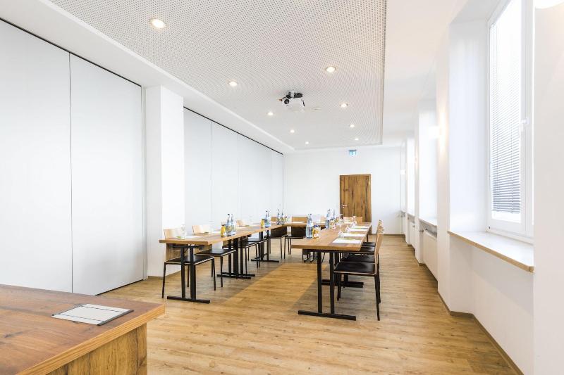 RiKu HOTEL Neu-Ulm - Toplantı