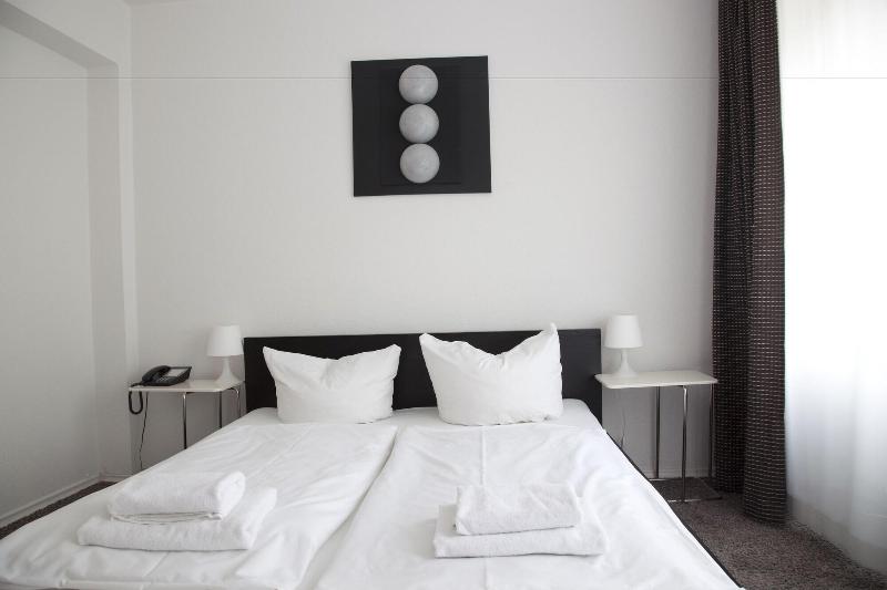 Hotel Mons Am Goetheplatz - Oda