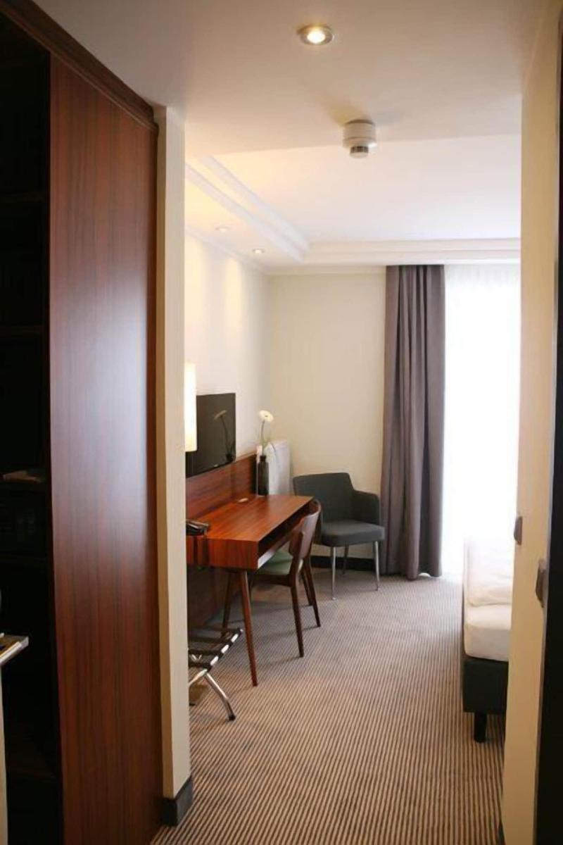 Augusten Hotel - Oda