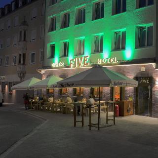 Hotel Five otel fotoğrafı
