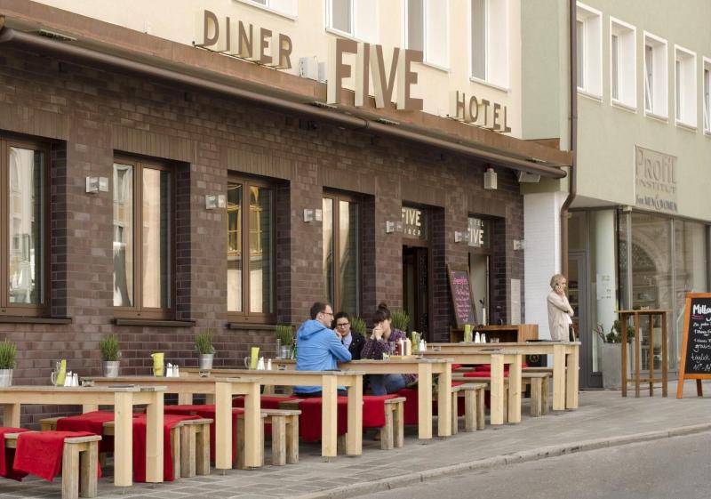 Hotel Five - Restoran