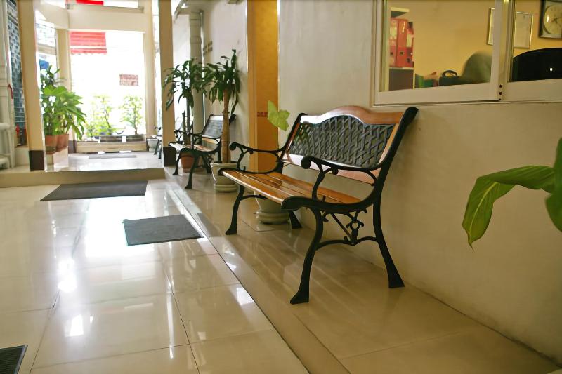 Bed by Tha-Pra Hotel and Apartment - Lobi