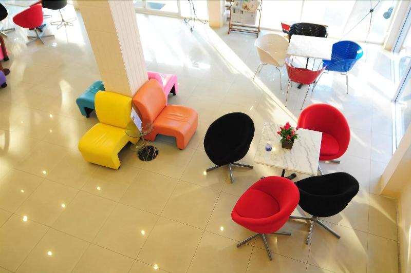 Bed by Tha-Pra Hotel and Apartment - Lobi