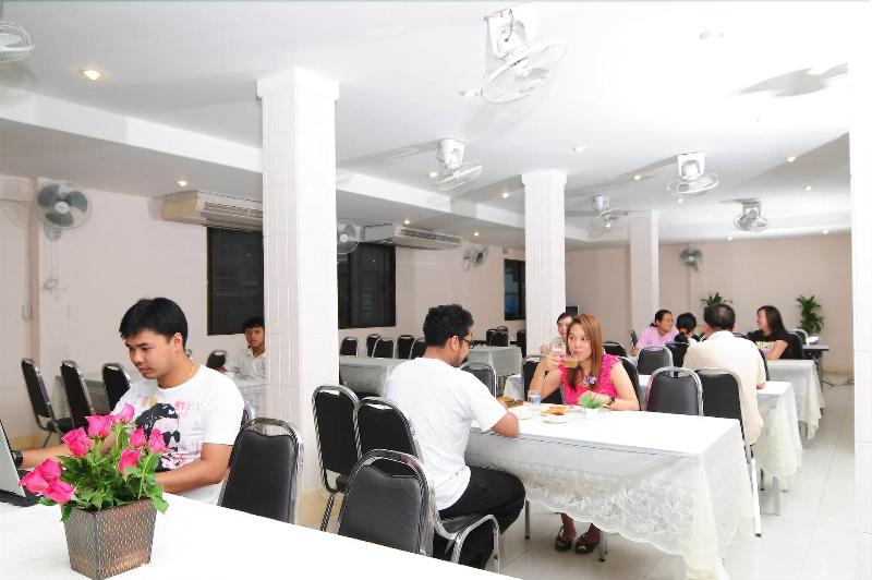 Bed by Tha-Pra Hotel and Apartment - Restoran