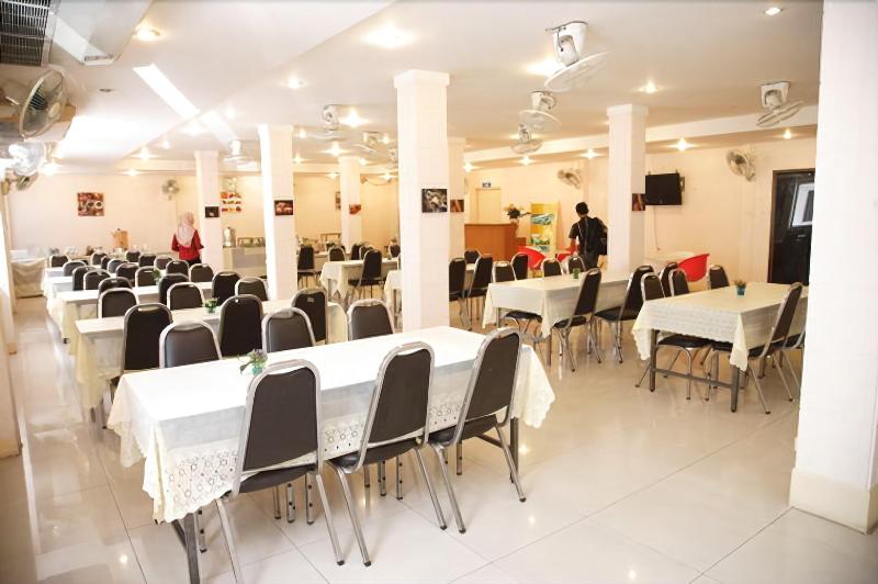 Bed by Tha-Pra Hotel and Apartment - Restoran