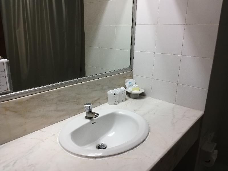 Songphanburi Hotel - Oda