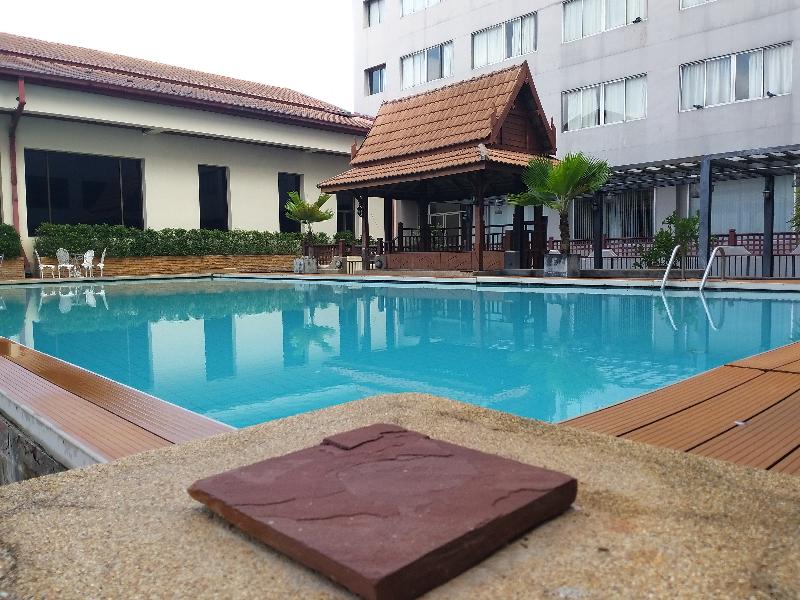 Songphanburi Hotel - Havuz