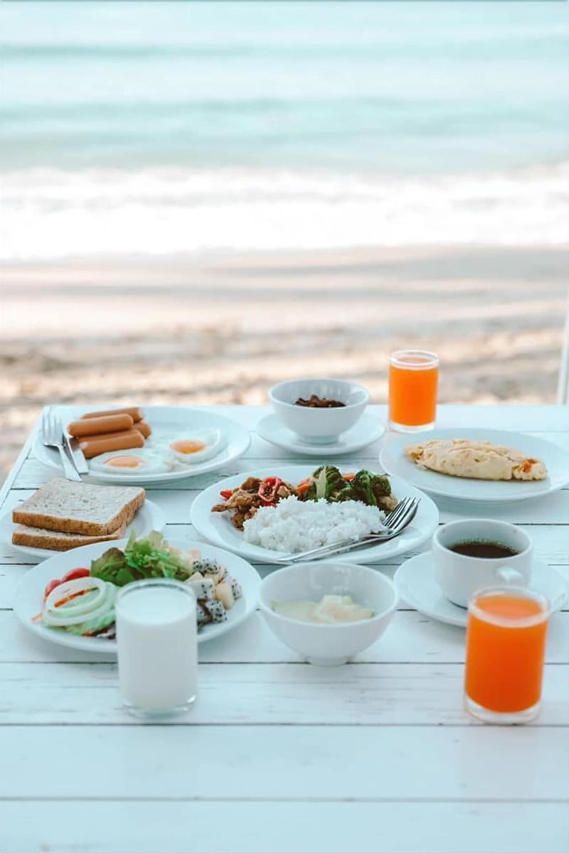 Chaolao Tosang Beach Hotel - Restoran