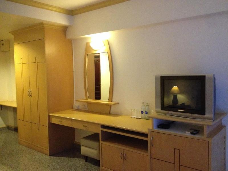Maneerote Hotel Surin - Oda