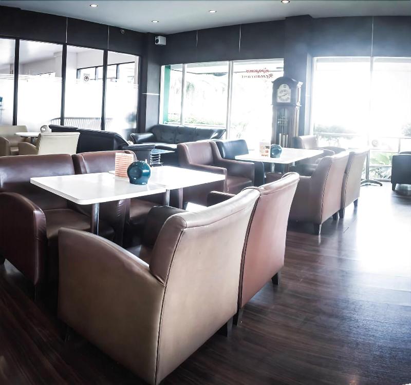 Maneerote Hotel Surin - Restoran