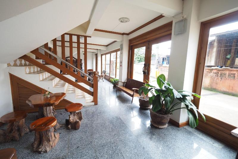 Fah Place Hotel - Lobi