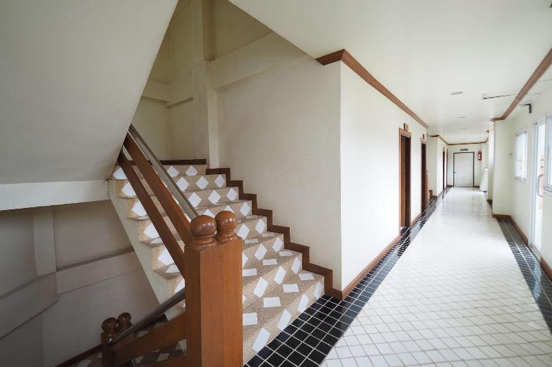 Fah Place Hotel - Lobi