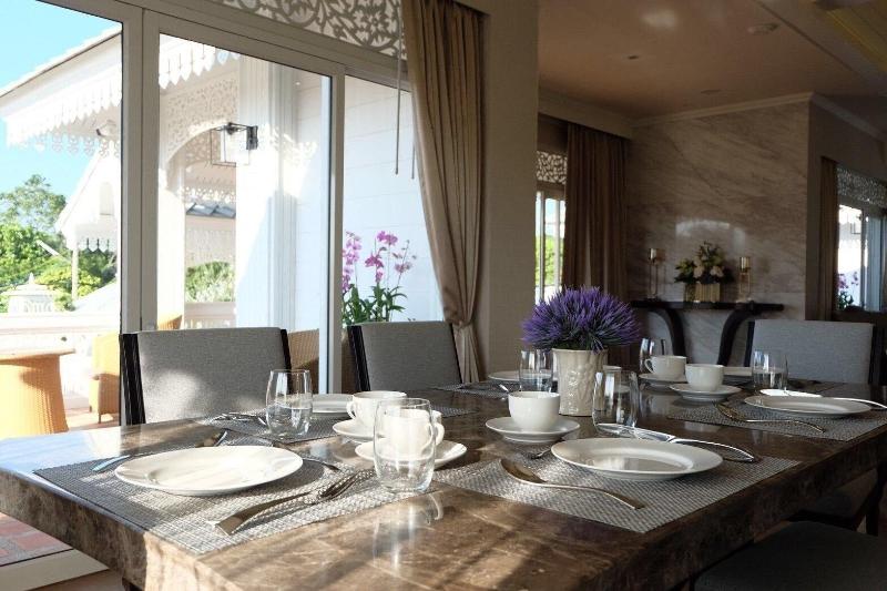 Nirvanan House - Restoran