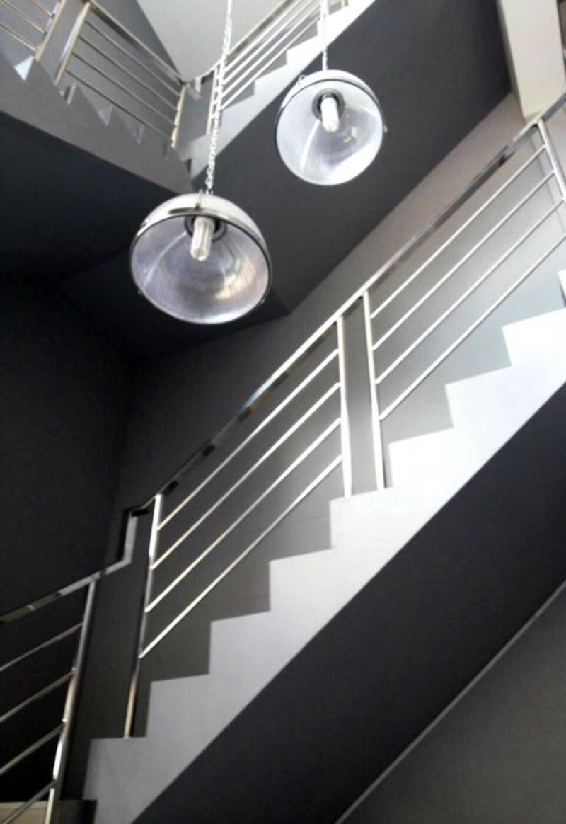 House 945 - Lobi