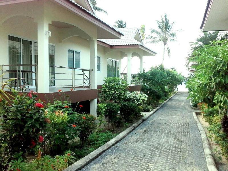 Krisada Beach Resort - Genel