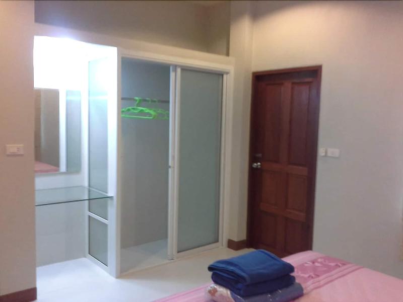 Krisada Beach Resort - Oda
