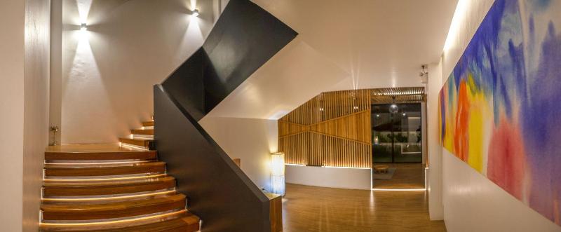 M5 Hotel - Lobi