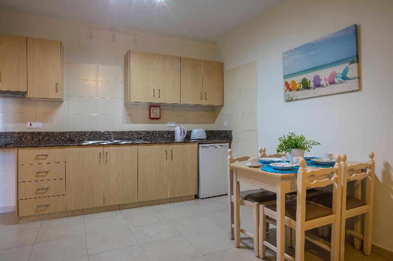 Christabelle Hotel Apartments - Oda