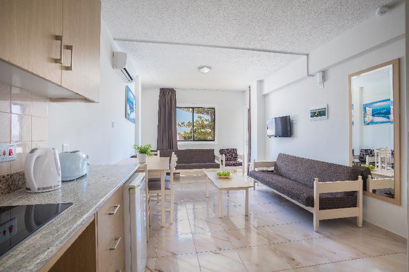 Christabelle Hotel Apartments - Oda