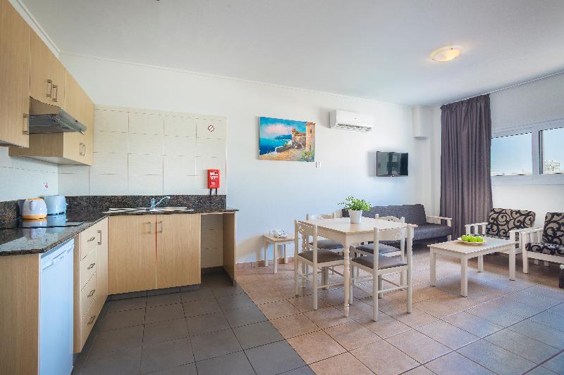 Christabelle Hotel Apartments - Oda