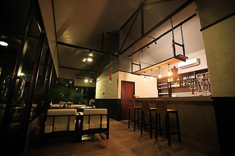 Sannot Riverside Boutique Hotel - Bar