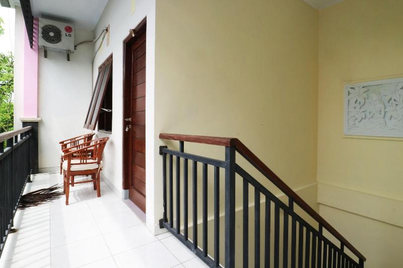 Anantaya Home Denpasar by ZUZU - Teras