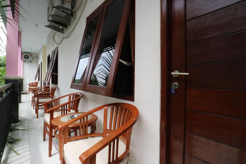 Anantaya Home Denpasar by ZUZU - Teras