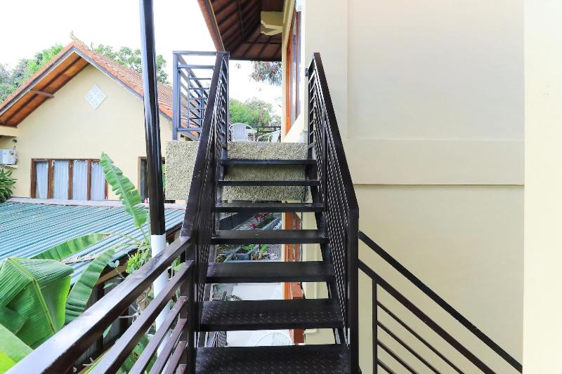 Sunari Guesthouse by ZUZU - Lobi