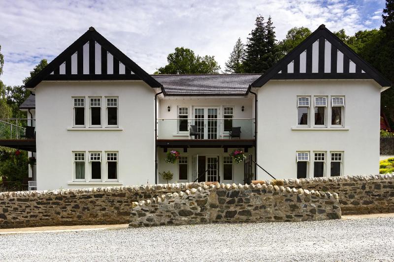 Pine Trees Hotel - Genel