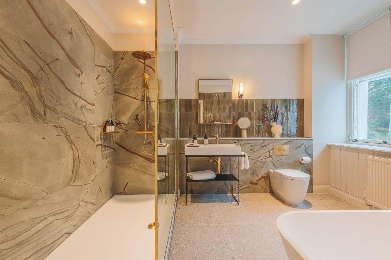 Pine Trees Hotel - Oda