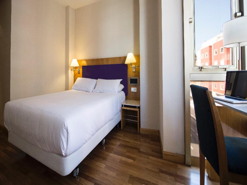 Erase Un Hotel - Genel
