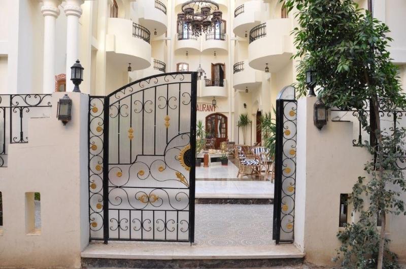 Alhambra Hotel - Genel