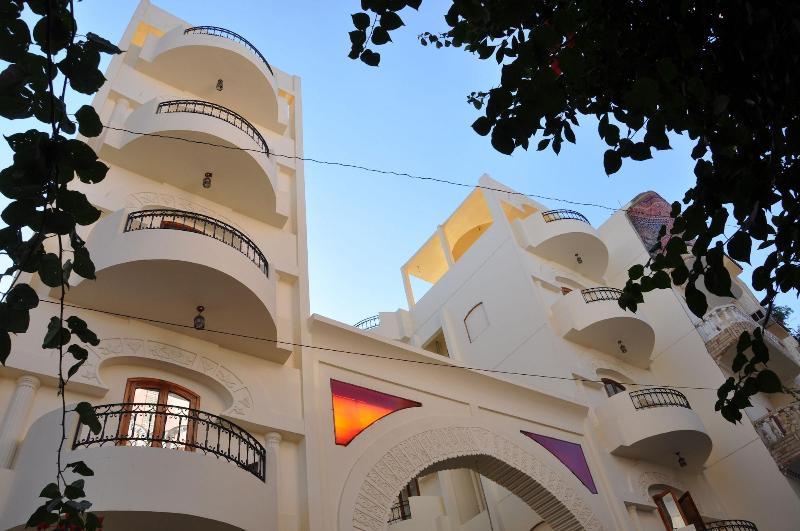 Alhambra Hotel - Genel