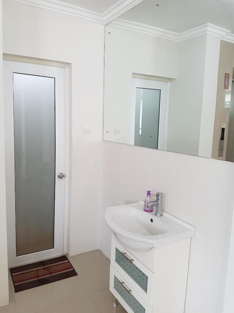 Ethan Hotel - Lobi