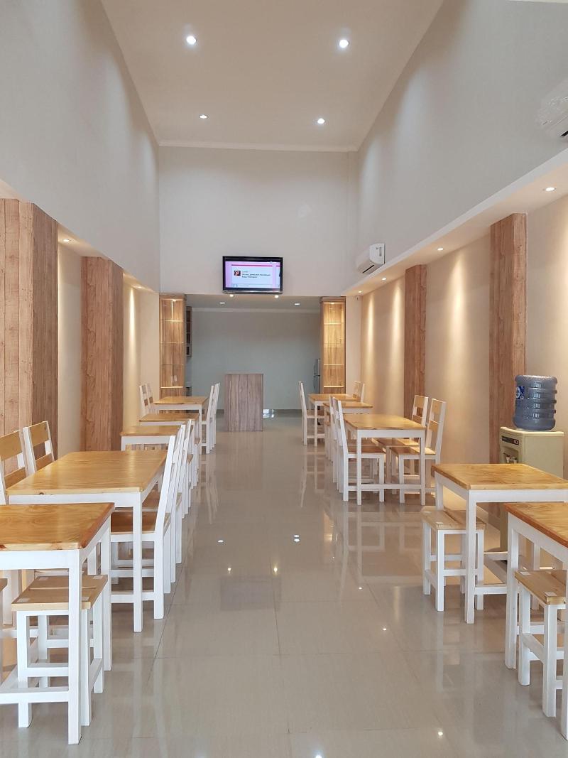 Ethan Hotel - Lobi