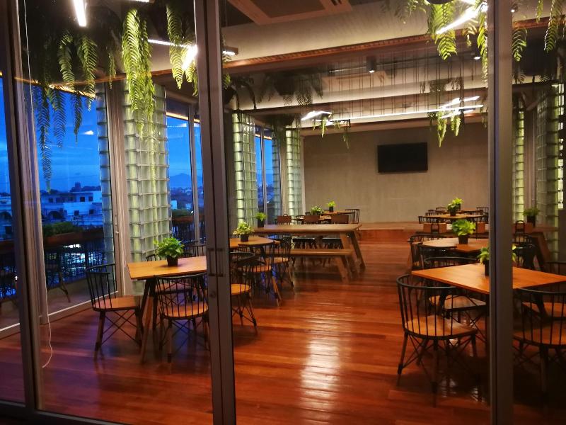 Laekhon Nonbai Hotel - Restoran