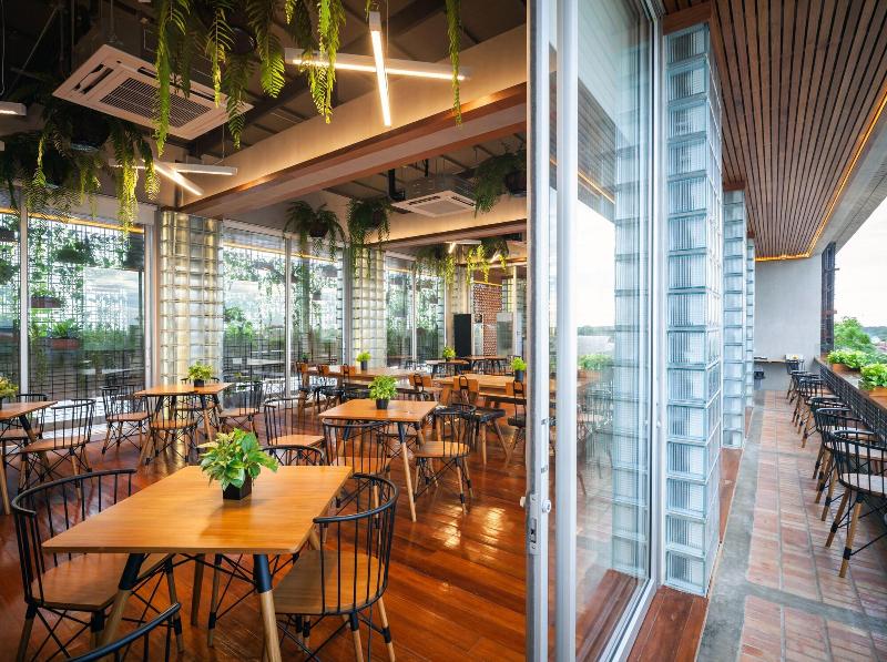 Laekhon Nonbai Hotel - Restoran