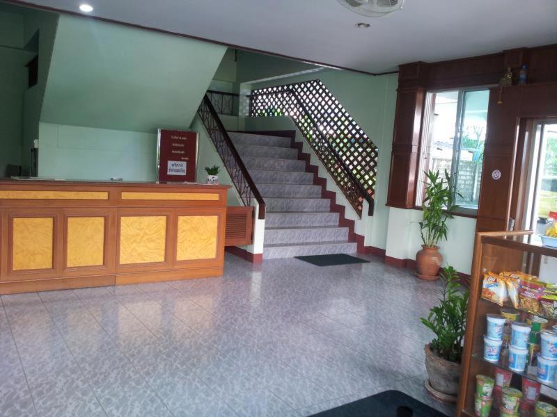 V.House Nakhon - Lobi