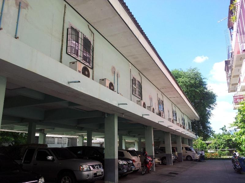 V.House Nakhon - Genel