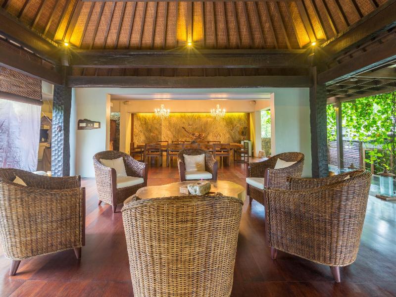 Swarapadi Villa - Lobi
