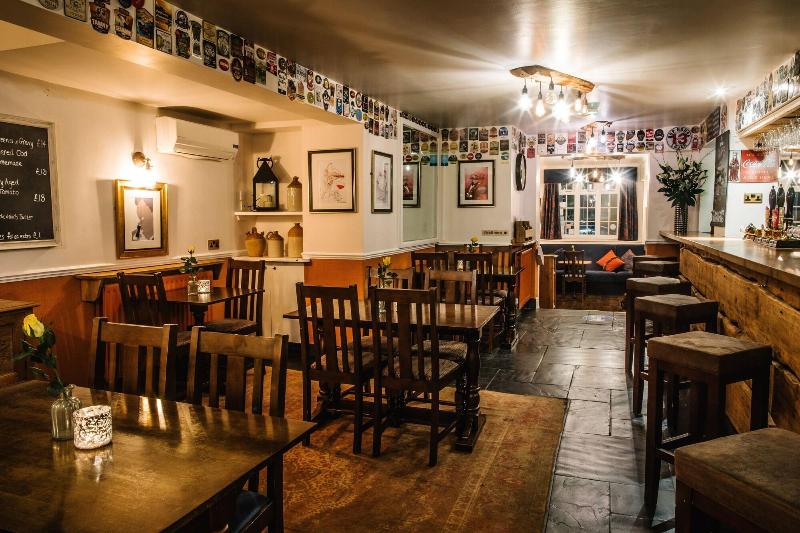 The Old Fourpenny Shop Hotel - Bar